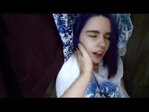 ❤️ Xwişka min di dolabê de dît û alîkariya wê kir ️❌ Vîdyoyê porno li ku.loanworld.top ❌